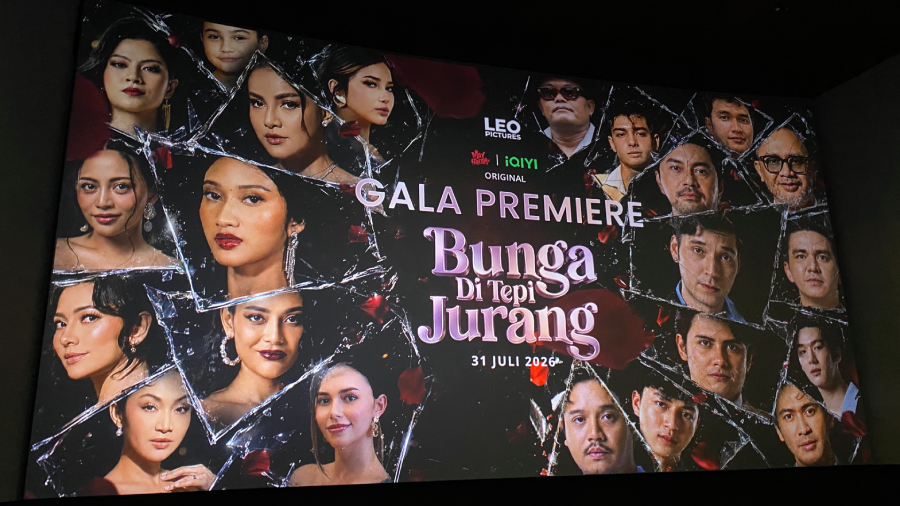 Bunga di Tepi Jurang tayang mulai 31 Juli 2026 di MAXStream TV dan iQIYI dengan kisah perjuangan perempuan menghadapi masa lalu.