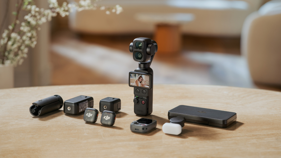 DJI Osmo Pocket 4P hadir dengan lensa ganda, sensor CMOS 1 inci, video 4K/240fps, dan stabilisasi gimbal untuk kreator.