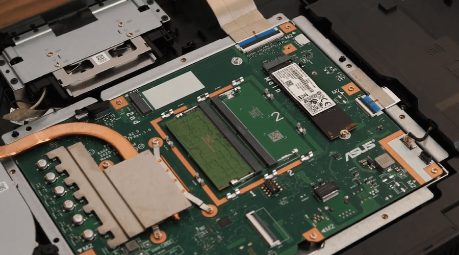 ASUS ExpertCenter PM600 menawarkan upgrade fleksibel, keamanan bisnis, port lengkap, dan ketahanan berstandar militer untuk perusahaan.