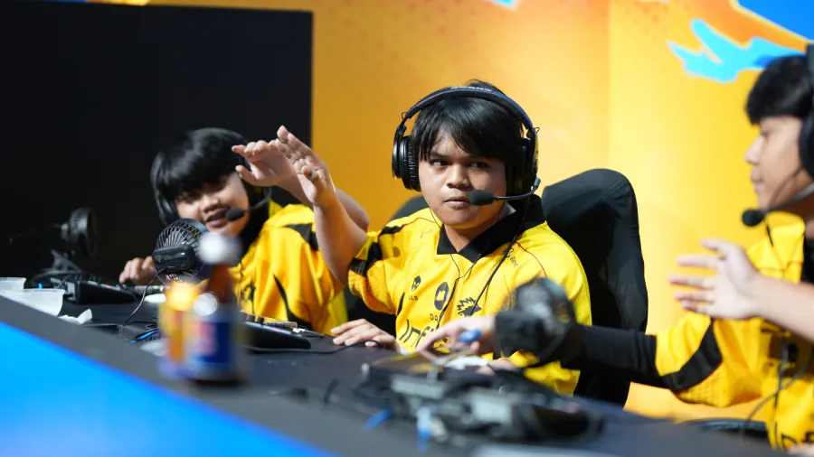 Coach AFM mengungkap keputusan menjadikan Poom sebagai kapten ONIC di FFWS SEA 2026 Fall Week 3 berawal dari gambling dan feeling.