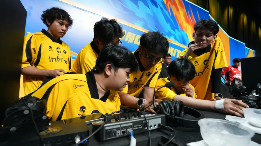 Coach AFM mengungkap keputusan menjadikan Poom sebagai kapten ONIC di FFWS SEA 2026 Fall Week 3 berawal dari gambling dan feeling.