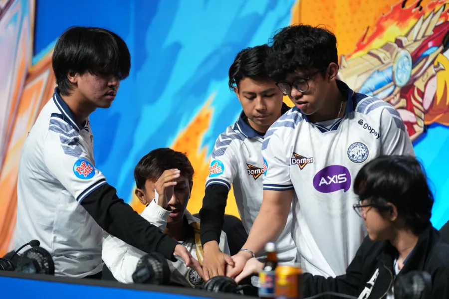 Coach AFM mengkritik performa EVOS Divine usai gagal lolos Grand Finals FFWS SEA 2026 Fall dan menyoroti minimnya fightback tim.