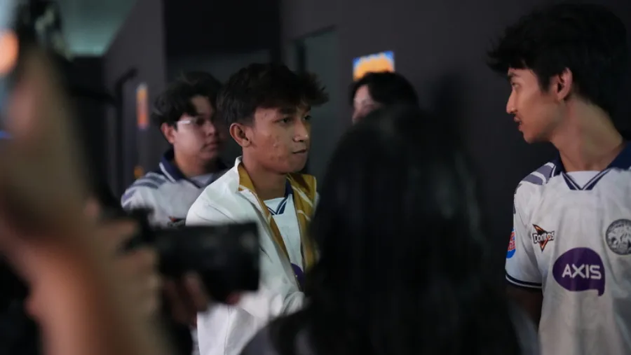 RRQ Kazu dan MBR Omega lolos ke Grand Finals FFWS SEA 2026 Fall, melengkapi empat wakil Indonesia yang akan berlaga di Surabaya.