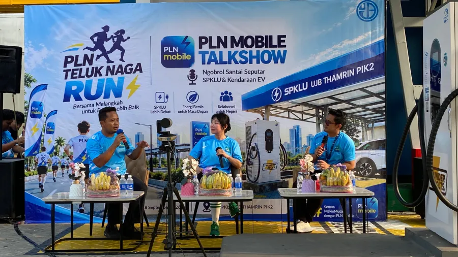 PLN Mobile Talkshow di PIK 2 membahas kendaraan listrik, perkembangan SPKLU, peluang bisnis, serta kemudahan layanan PLN Mobile.