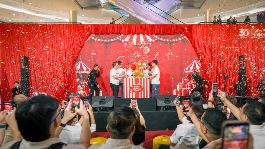 Parade Festival Belanja erafone 2026 hadir di Kota Kasablanka dengan konsep carnival, beragam aktivitas seru, dan promo spesial.