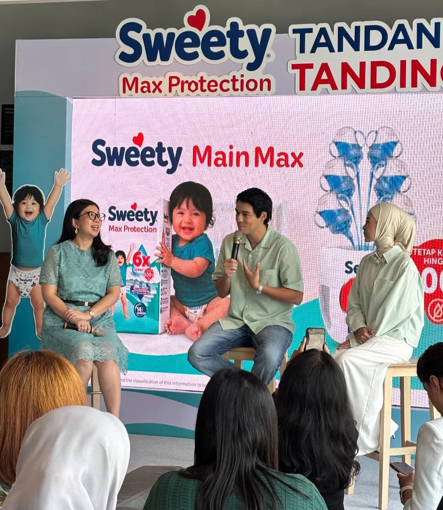 Sweety Max Protection hadir dengan 6 lapisan Super Absorbent Gel menjaga kulit tetap kering, dukung anak aktif bermain tanpa khawatir bocor.