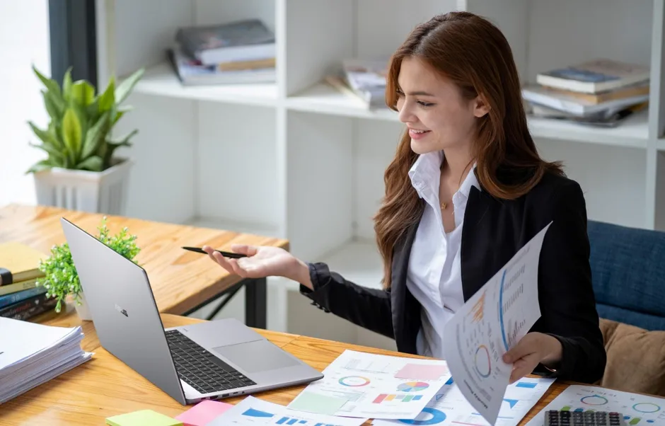 ASUS ExpertBook P3 G1 hadir dengan Intel Core Ultra, RAM hingga 64GB, fitur AI, keamanan bisnis, dan ketahanan MIL-STD-810H.