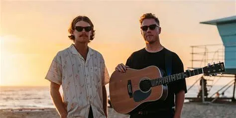 Makna Lagu Coastline Terlengkap: Pelarian dari Rutinitas