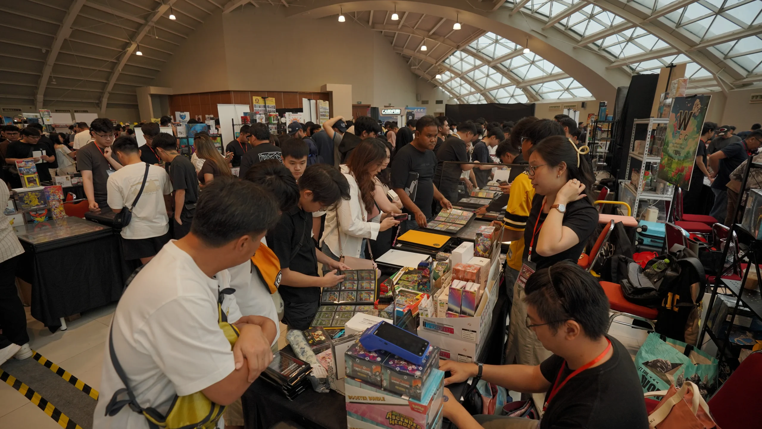 Indonesia Card Party 2026 kembali pada 17–18 Oktober di Agora Mall Jakarta dengan tema Trade or Treat, games, KOL, dan hadiah menarik.