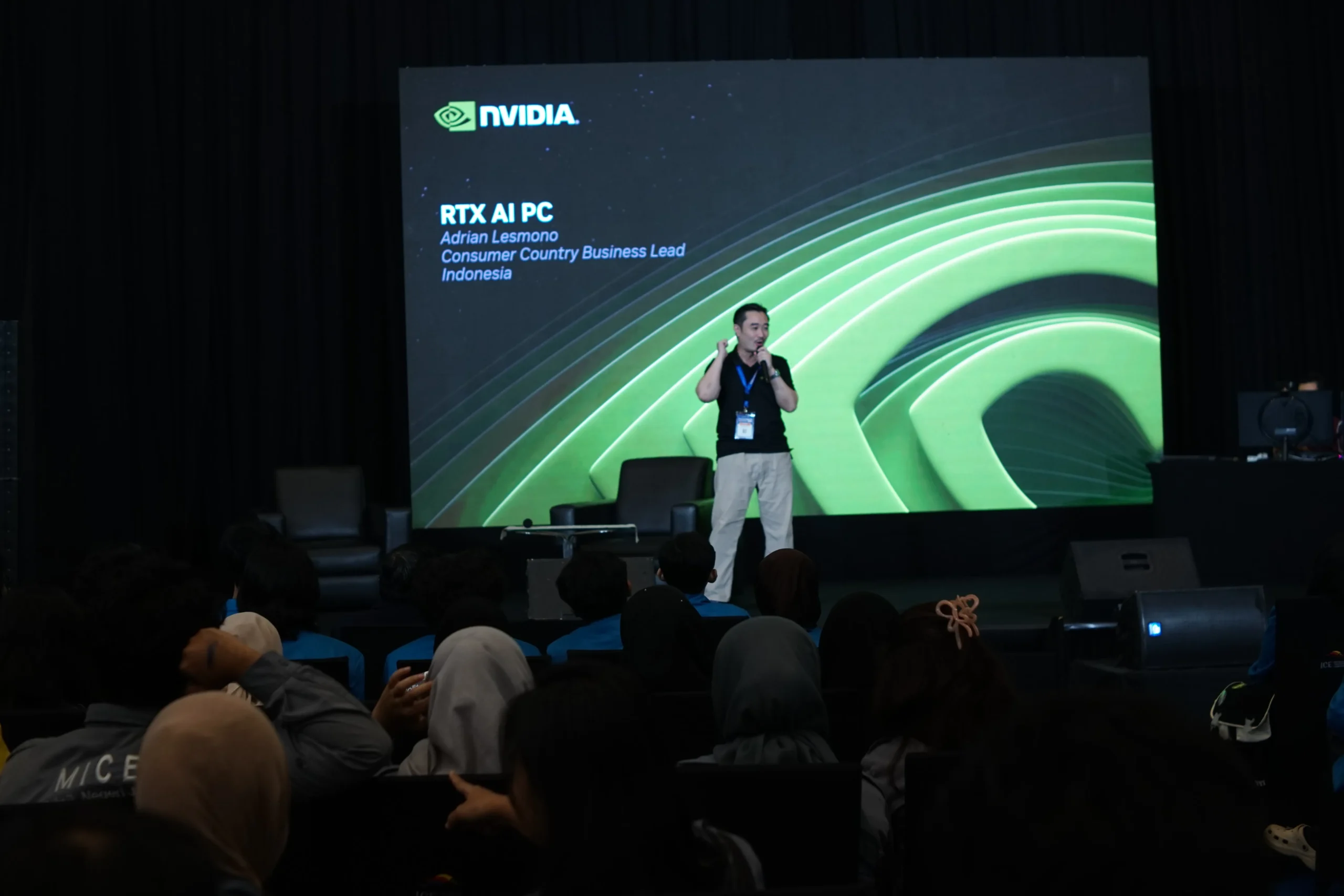 INDOCOMTECH 2026 hadir di JICC Senayan pada 29 Oktober–1 November dengan diskon gadget hingga 70%, turnamen esports, dan hiburan menarik.