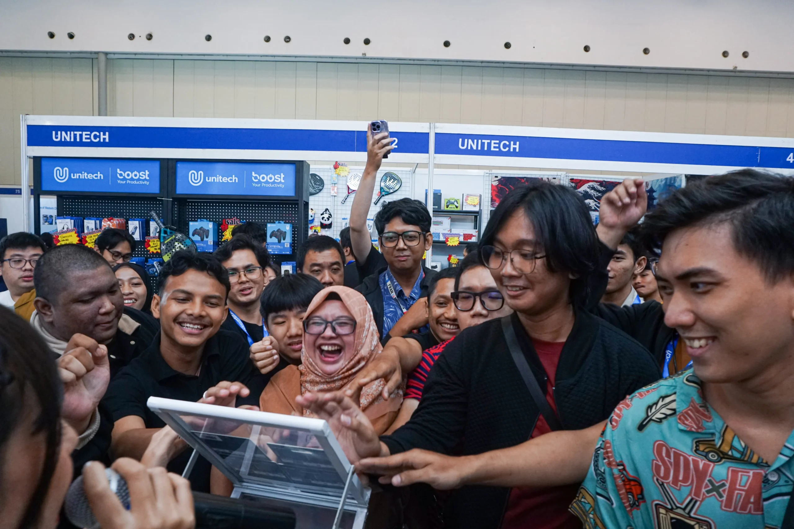 INDOCOMTECH 2026 hadir di JICC Senayan pada 29 Oktober–1 November dengan diskon gadget hingga 70%, turnamen esports, dan hiburan menarik.