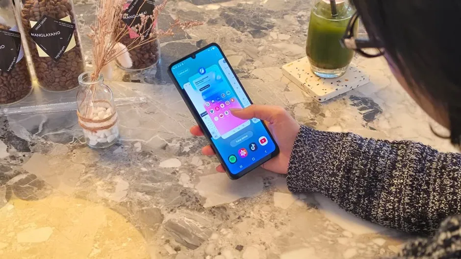Samsung Galaxy A08 hadir di Indonesia dengan baterai 6.000mAh, Helio G99+, fitur AI, serta dukungan pembaruan hingga enam tahun.